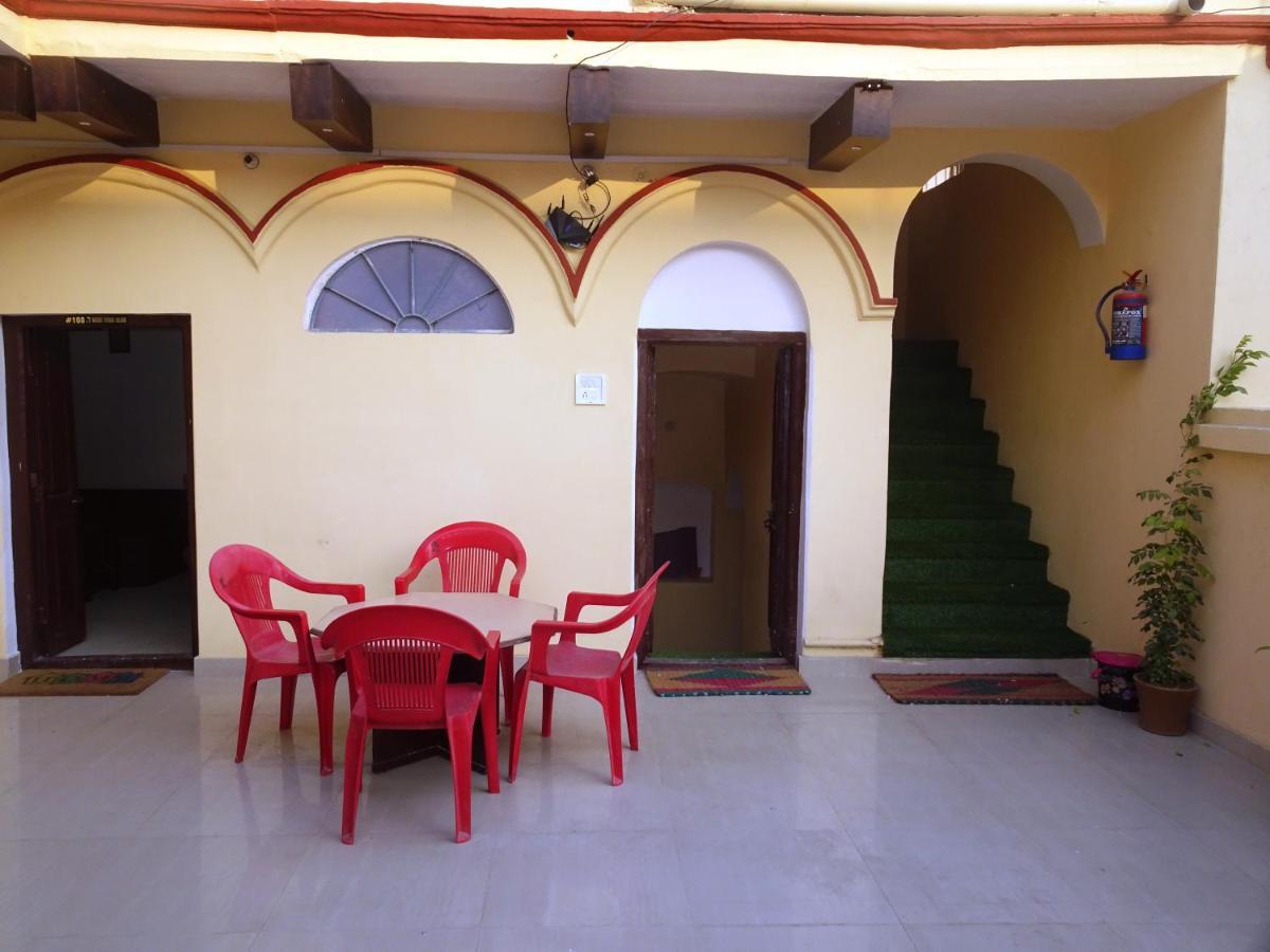 Foreigners Inn Varanasi Exterior foto